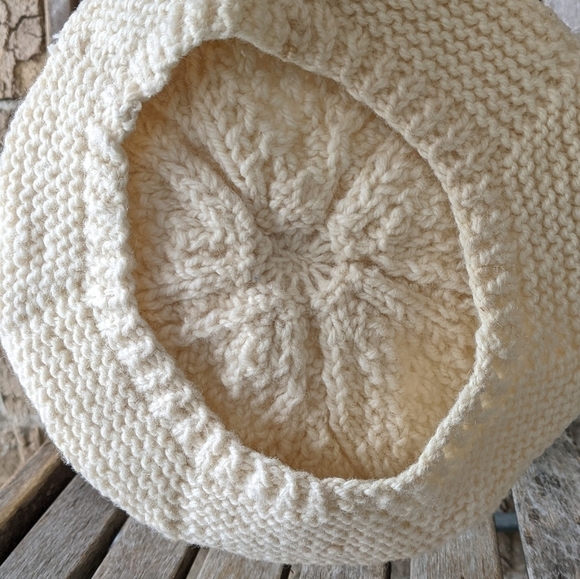 Vintage Handknit Creme Ivory Beret - Picture 4 of 5